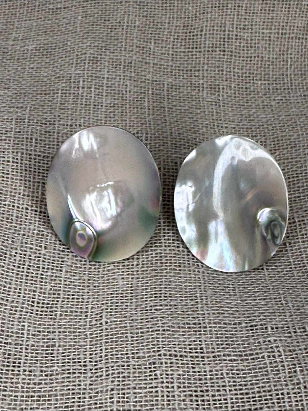 VTG Oval Mother of Pearl Earrings Screw Back